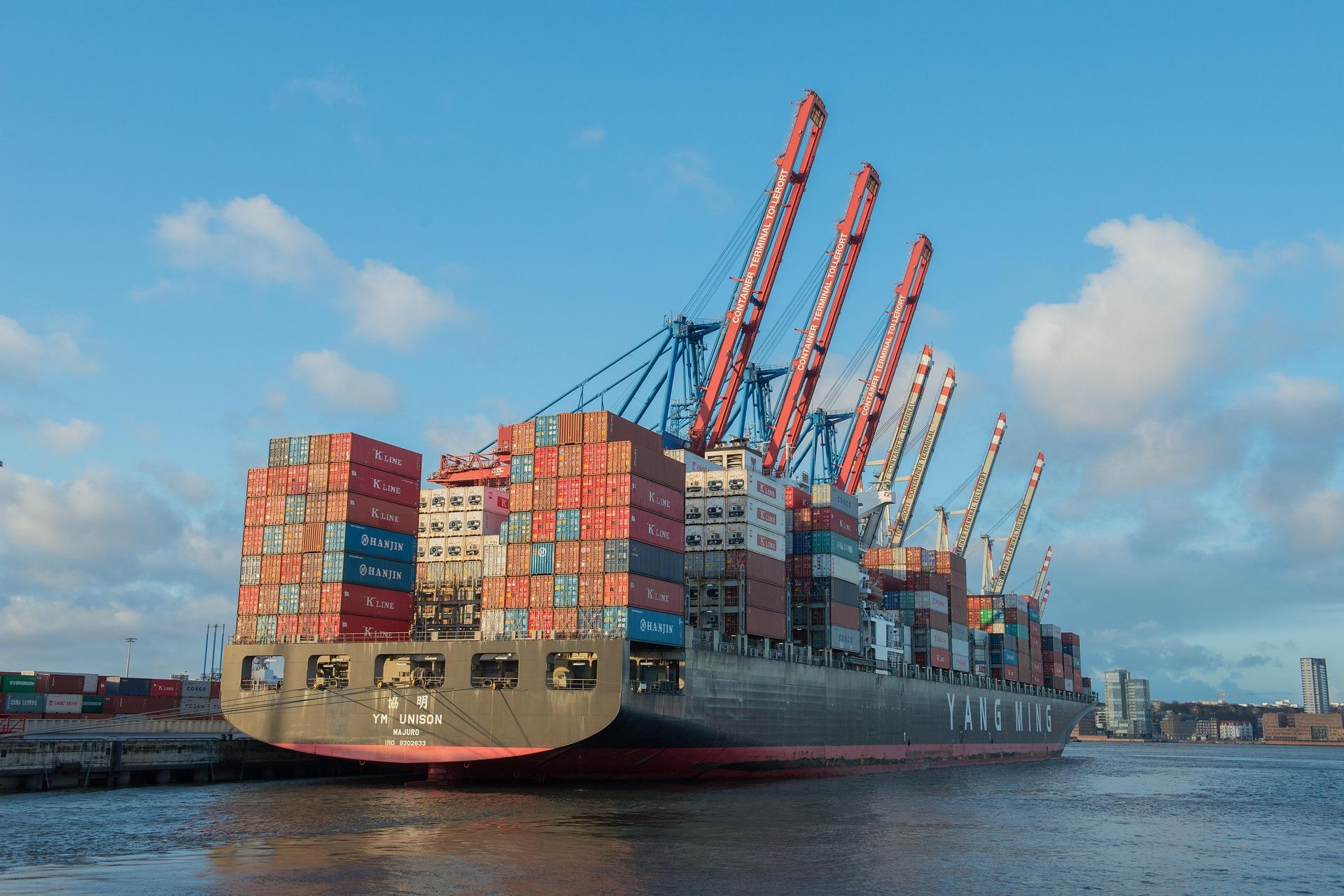 Environmental impacts of the maritime industry